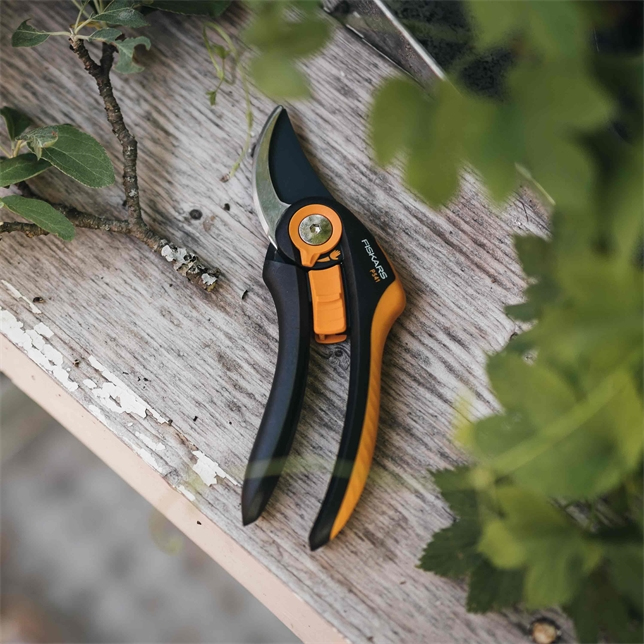 Fiskars Plus SmartFit P541 - Gartenschere - Alugusss
