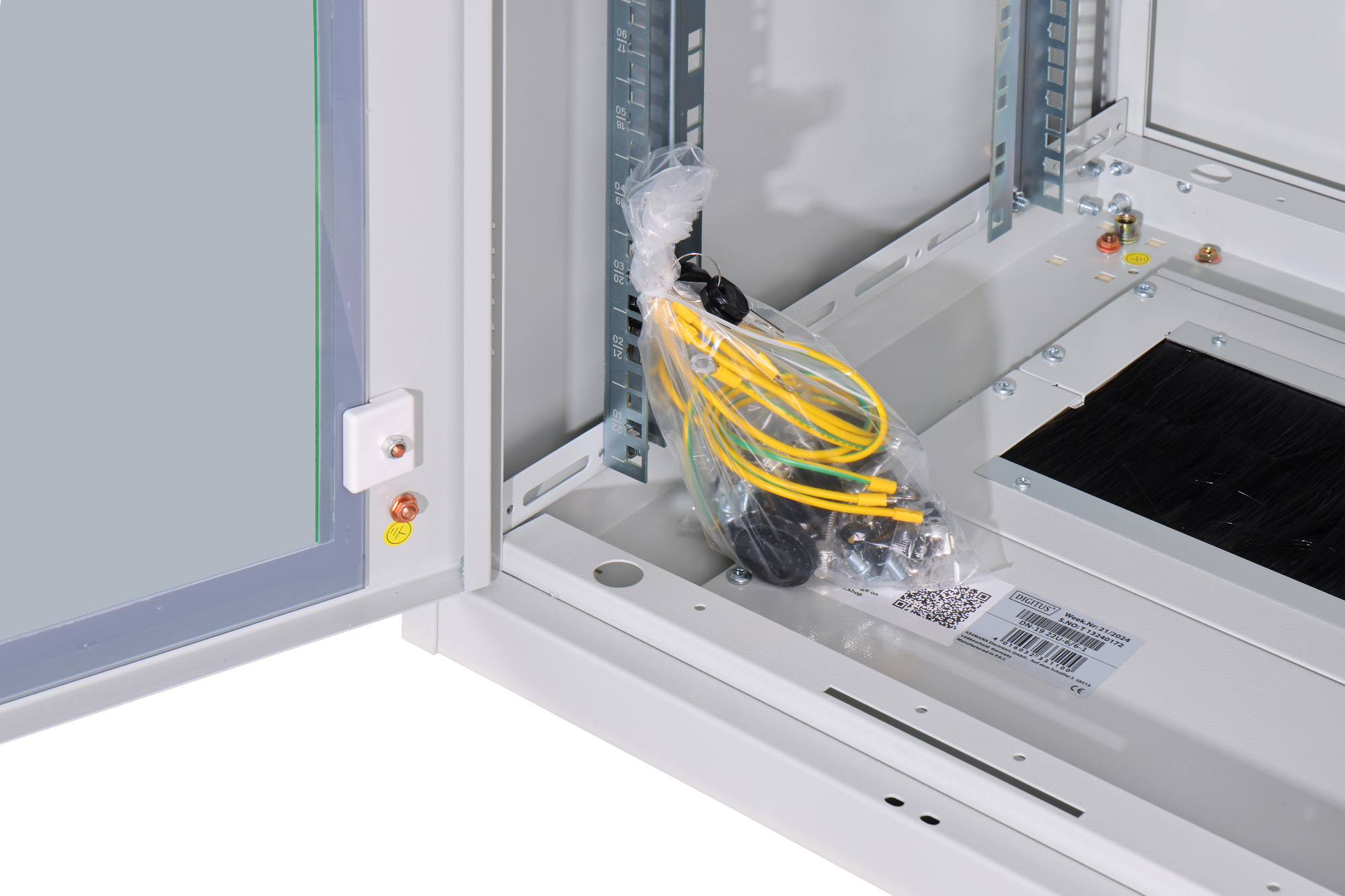 DIGITUS Netzwerkschrank Unique Serie - 600x600 mm (BxT)22HE Netzwerkschrank - Unique 1164x600x600 mm - Farbe Grau (RAL 7035)