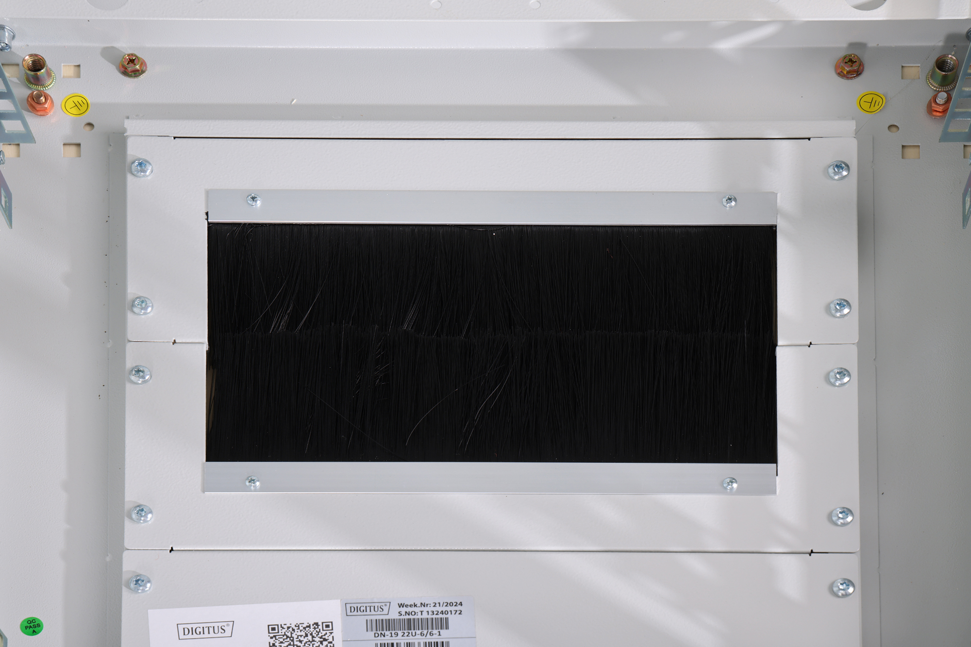 DIGITUS Netzwerkschrank Unique Serie - 600x600 mm (BxT)22HE Netzwerkschrank - Unique 1164x600x600 mm - Farbe Grau (RAL 7035)