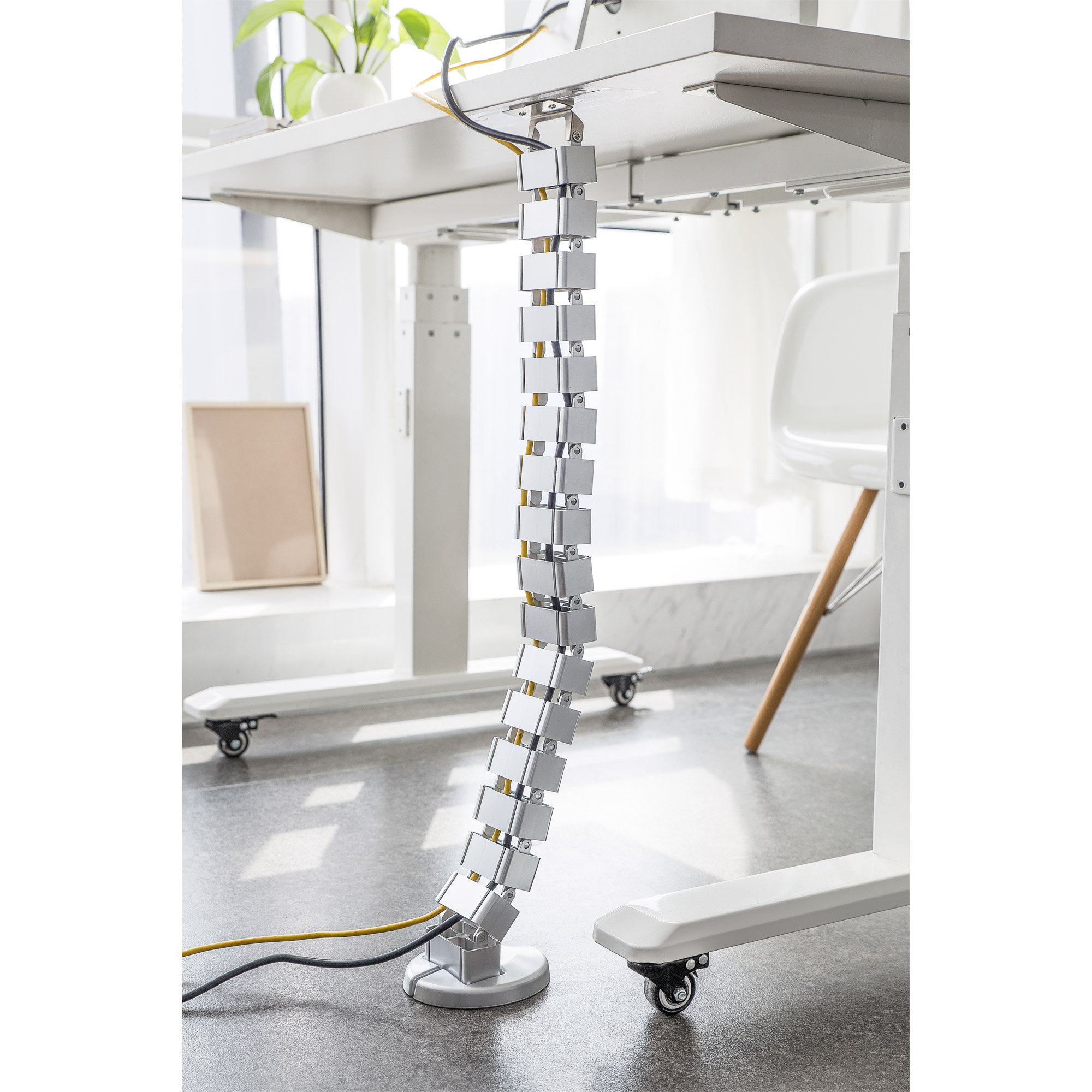 InLine Kabelkanal flexibel für höhenverstellbare Tische - 4 Kammern - grauKammern - 68 x 36 mm max. - 1,28 m - unter Tisch montierbar - Grau