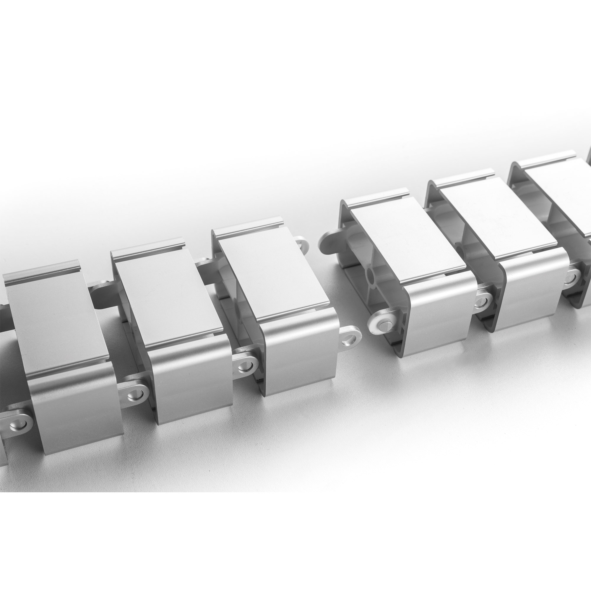 InLine Kabelkanal flexibel für höhenverstellbare Tische - 4 Kammern - grauKammern - 68 x 36 mm max. - 1,28 m - unter Tisch montierbar - Grau