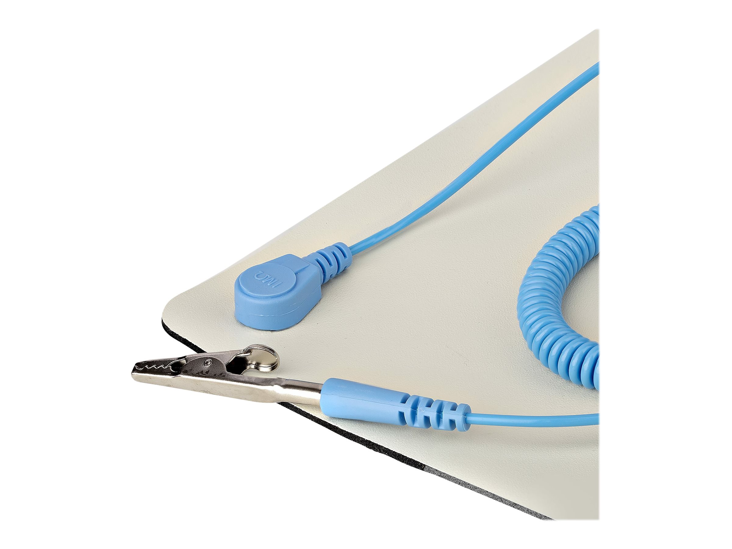 StarTech.com 23x47in Anti Static Mat, ESD Mat for Electronics Repair, Anti Static Desk Mat w/Detachable Grounding Wire, ANSI/ESD S 4.1 Compliant, Flexible Thermoplastic Work Mat/Pad - Suitable for Tab